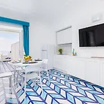 Aurora Luxury Seaview 펜션 *