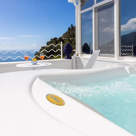 Aurora Luxury Seaview * بوسيتانو