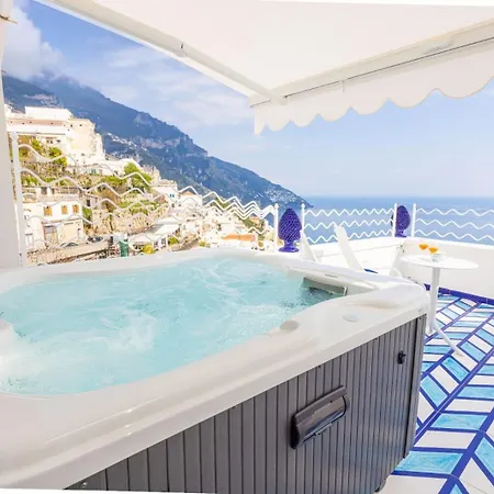 Aurora Luxury Seaview بيت للعطل *