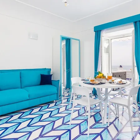 Aurora Luxury Seaview بيت للعطل بوسيتانو