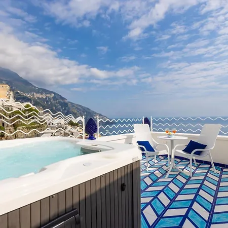 Aurora Luxury Seaview * بوسيتانو