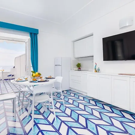 Aurora Luxury Seaview بيت للعطل *